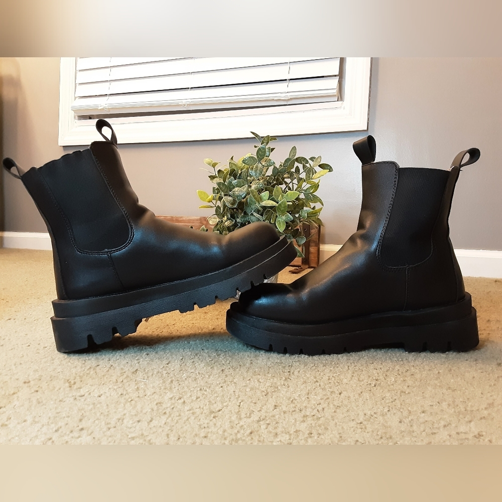 Chelsea Boots by SHEIN